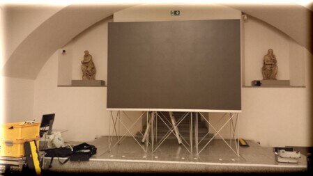 LedWall Esempio di LEDWALL 300x200 nella fase di installazione e taratura